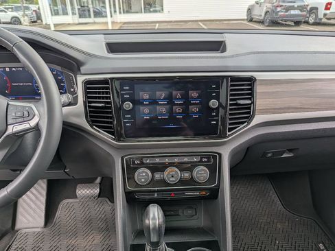 Used 2021 Volkswagen Atlas SEL AWD/4WD image 17