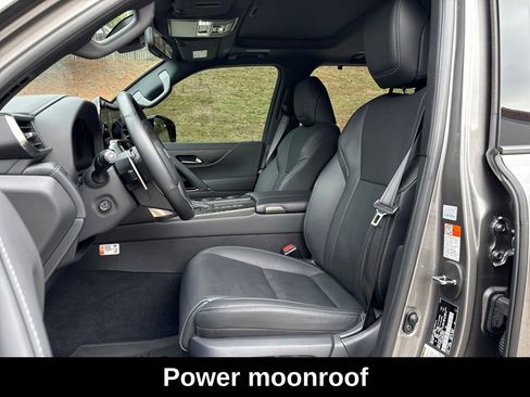 Used 2025 Lexus LX 600 4WD w/ Appearance Package image 12