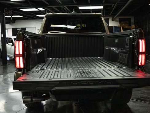 Used 2025 Toyota Tacoma TRD Off-Road w/ TRD Off Road Upgrade Package image 7