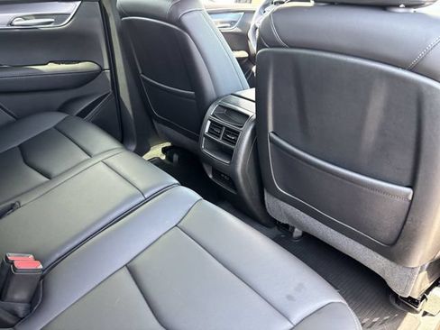 Used 2025 Cadillac XT5 Luxury FWD image 13
