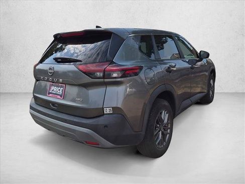 Used 2023 Nissan Rogue S AWD/4WD image 5