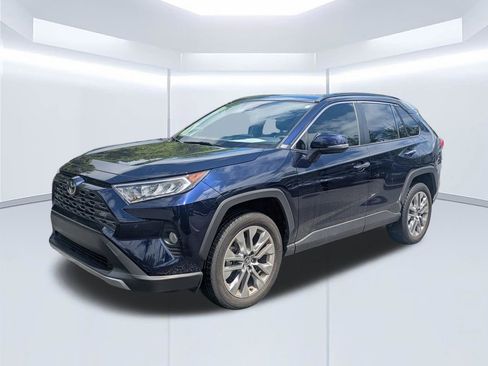 Used 2020 Toyota RAV4 Limited FWD image 8