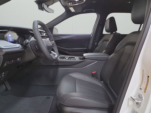 New 2026 Jeep Cherokee Limited image 9