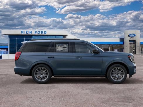 New 2027 Ford Expedition Platinum w/ Stealth Appearance Package AWD/4WD image 5