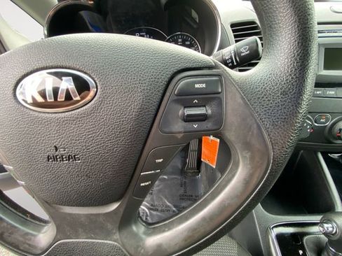 Used 2017 Kia Forte LX image 20