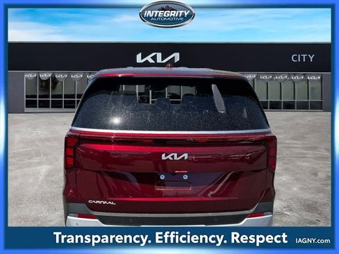 Certified 2026 Kia Carnival FWD image 6