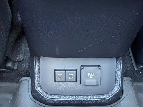 Used 2020 Toyota Highlander Platinum image 32