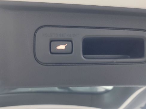 Certified 2025 Honda Pilot TrailSport image 8