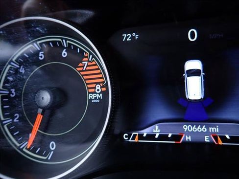 Used 2020 Jeep Cherokee Trailhawk w/ Cold Weather Group AWD/4WD image 23