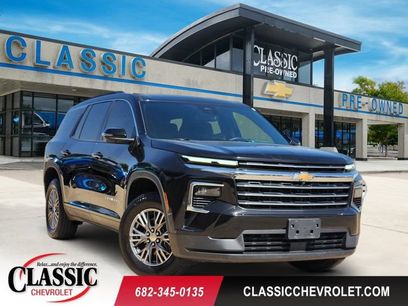 Used 2025 Chevrolet Traverse LT w/ Driver Confidence Package