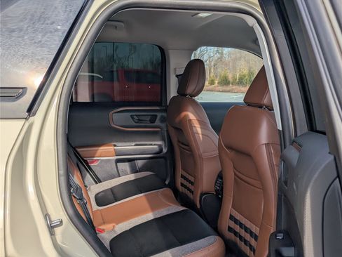 Used 2024 Ford Bronco Sport Outer Banks w/ Tech Package image 12