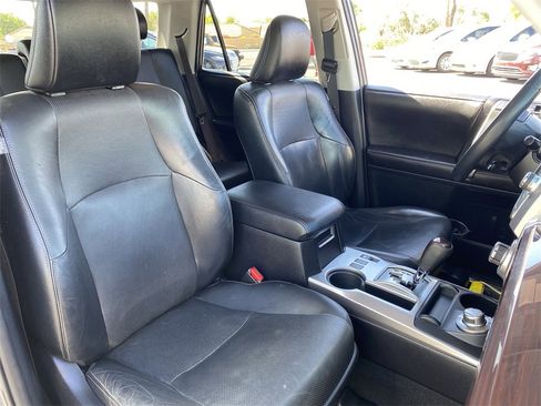 Used 2015 Toyota 4Runner Limited image 12