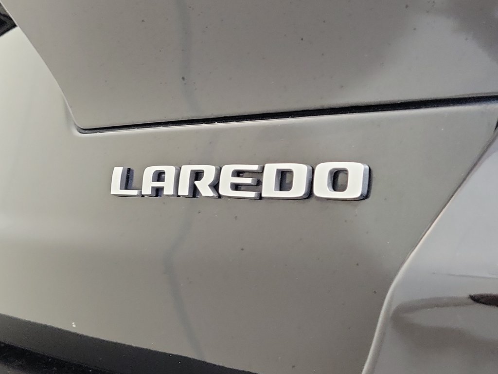 Used 2024 Jeep Grand Cherokee L Laredo RWD image 7