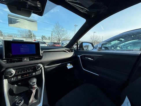 New 2025 Toyota RAV4 SE image 11
