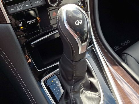 Used 2019 INFINITI Q50 Luxe w/ Essential Package (3.0T Luxe) image 15