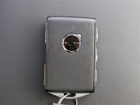 New 2025 Volvo XC60 T8 Plus w/ Protection Package Premier image 28