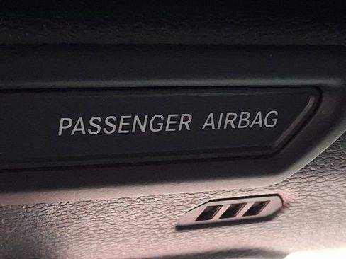 Used 2018 Jeep Wrangler Unlimited Sahara image 30