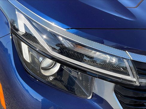 Used 2024 Kia Seltos EX image 24