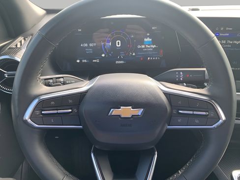 Used 2025 Chevrolet Equinox LT AWD/4WD image 10