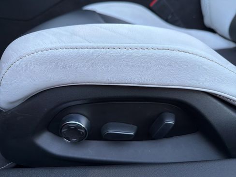 Used 2020 Chevrolet Corvette Stingray Preferred Cpe w/ 2LT Preferred Equipment Group image 32