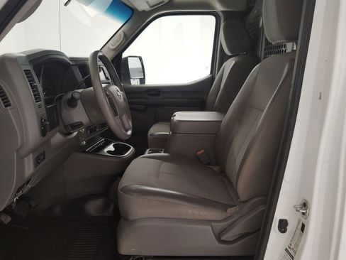 Used 2021 Nissan NV 2500 SV w/ Navigation Package image 4