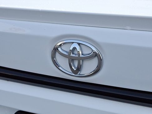 Used 2025 Toyota Corolla SE w/ Convenience Package image 30