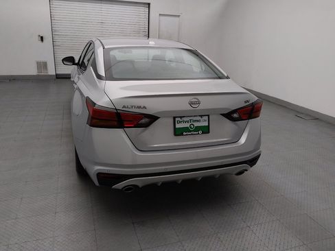 Used 2023 Nissan Altima 2.5 SV w/ SV Premium Package FWD image 6