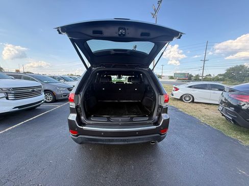 Used 2017 Jeep Grand Cherokee Limited AWD/4WD image 5