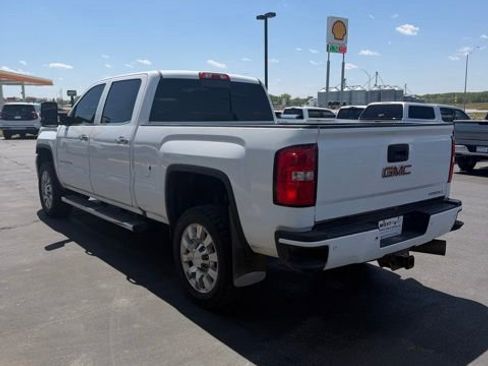 Used 2017 GMC Sierra 2500 Denali w/ Duramax Plus Package AWD/4WD image 6