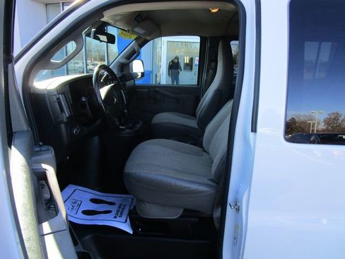 Used 2021 Chevrolet Express 2500 LT w/ LT Preferred Equipment Group image 17