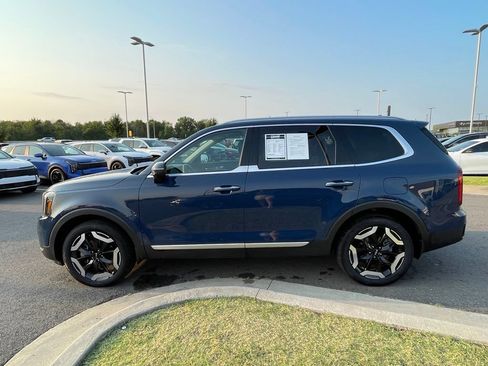 Certified 2023 Kia Telluride S w/ S Sunroof Package AWD/4WD image 4