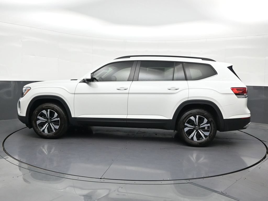 Used 2026 Volkswagen Atlas SE FWD image 2