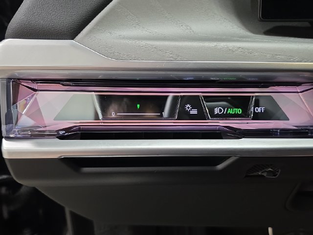 Certified 2026 BMW 740i xDrive AWD/4WD image 22