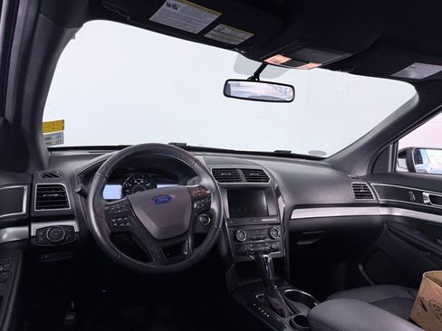 Used 2017 Ford Explorer XLT w/ Equipment Group 202A image 19