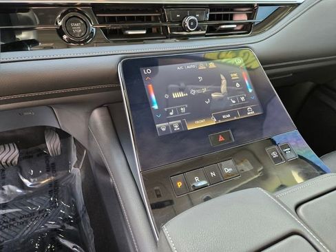 Used 2025 INFINITI QX80 Luxe RWD image 27