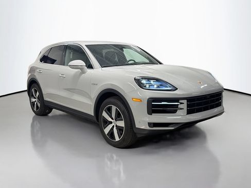 Certified 2025 Porsche Cayenne E-Hybrid AWD/4WD image 7