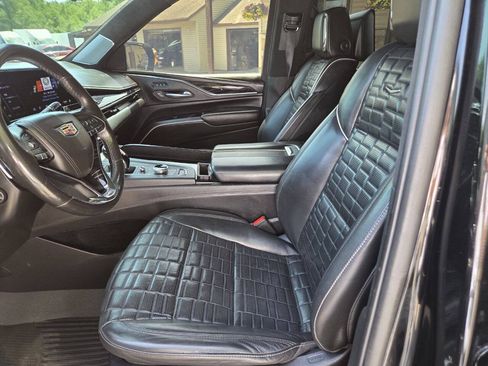 Used 2023 Cadillac Escalade ESV V AWD/4WD image 19