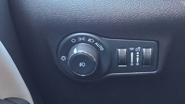 Used 2024 Jeep Compass Limited AWD/4WD image 13