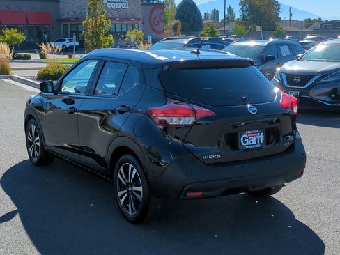 Used 2020 Nissan Kicks SV image 8