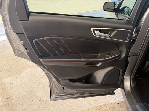 Used 2023 Ford Edge ST-Line image 19