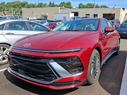 Certified 2025 Hyundai Sonata SEL FWD image 2