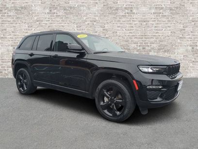 Used 2023 Jeep Grand Cherokee Limited w/ Black Appearance Package