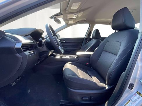 Used 2024 Nissan Altima 2.5 SV FWD image 15