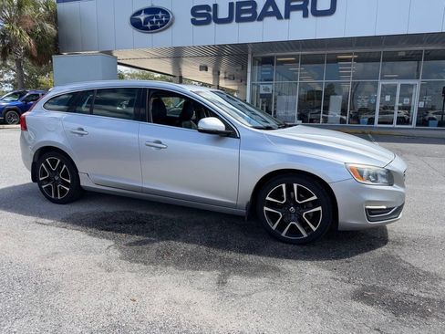 Used 2017 Volvo V60 T5 Premier w/ Convenience Package FWD image 1