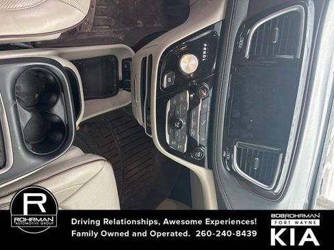 Used 2020 Chrysler Pacifica Limited image 10