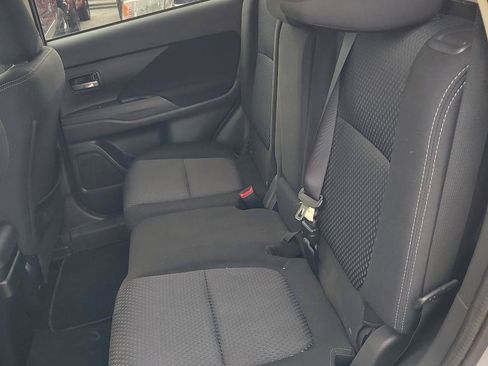 Used 2018 Mitsubishi Outlander SEL AWD/4WD image 19