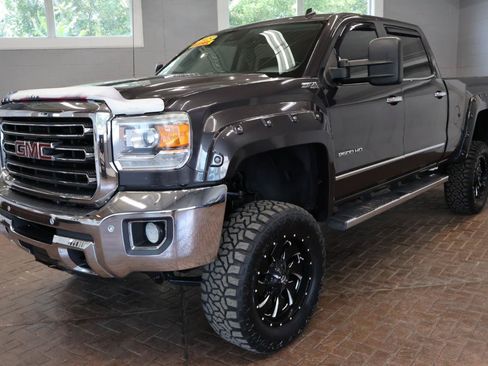 Used 2015 GMC Sierra 2500 SLT w/ Driver Alert Package AWD/4WD image 3