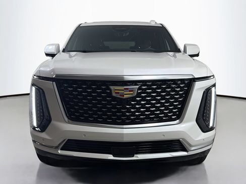 Used 2025 Cadillac Escalade ESV Premium Luxury AWD/4WD image 2