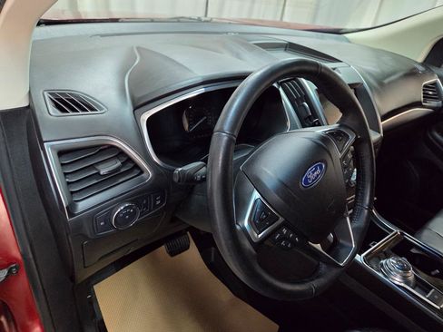 Used 2020 Ford Edge Titanium w/ Equipment Group 301A AWD/4WD image 17