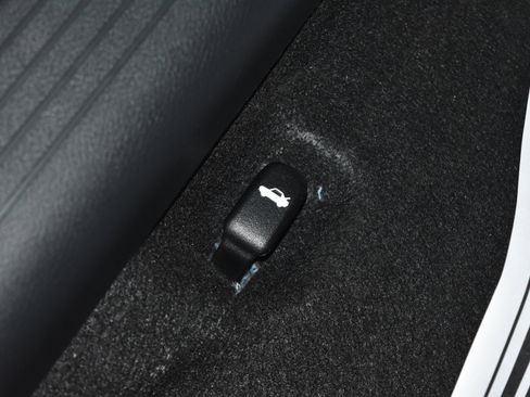 New 2025 Nissan Versa SV w/ Trunk Package image 6